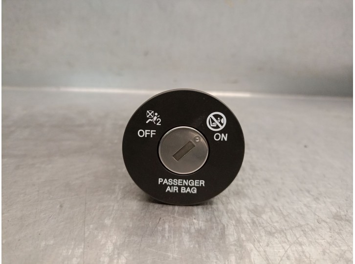 Recambio de interruptor para kia ceed tourer (cd) 1.0 t-gdi referencia OEM IAM 95940B4100 95940B4100 