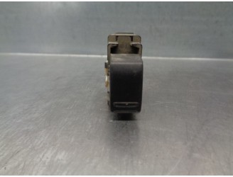 Replacement rear right window switch for Subaru Forester S11 (SG) 2.0 16V CAT OEM IAM reference 83071SA160 