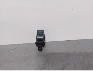 Recambio de mando elevalunas delantero derecho para mazda 323 f vi hatchback (bj) 1.9 16v (bj14) referencia OEM IAM GE4T66370 GE