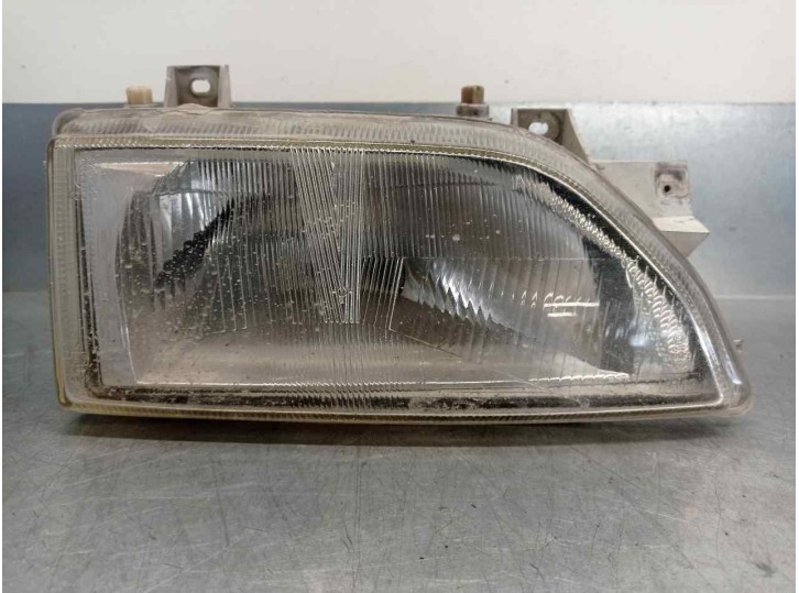 Recambio de faro derecho para ford orion cl referencia OEM IAM 6619778  4 PUERTAS