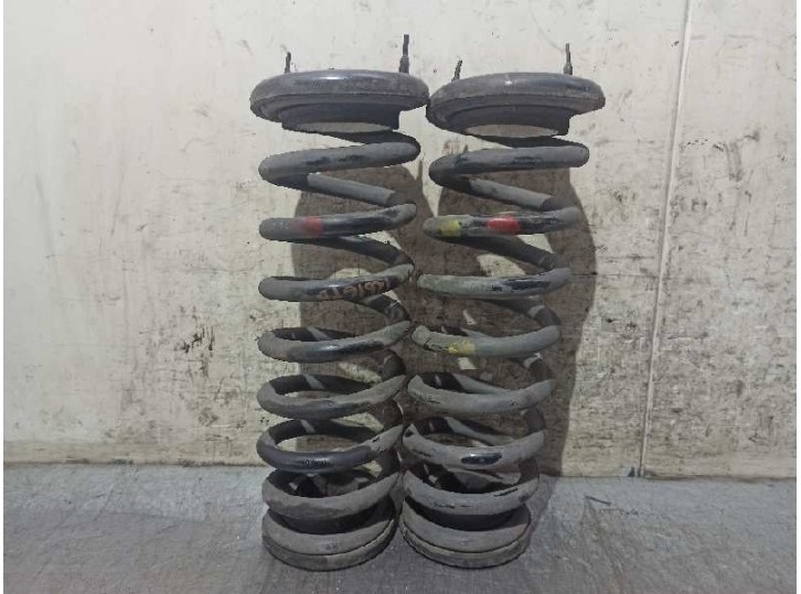 Replacement suspension spring for Kia Carens (UN) 2.0 CRDi OEM IAM reference 553501D100 