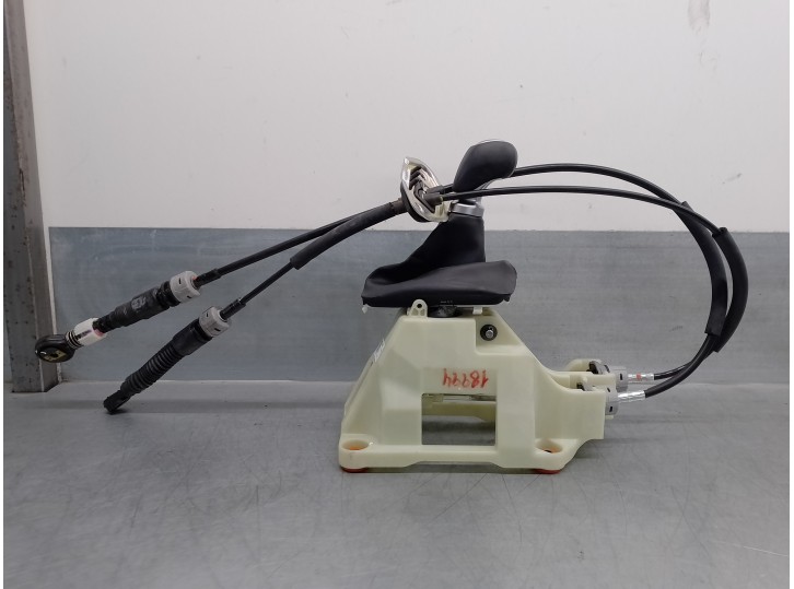 Recambio de palanca cambio para hyundai bayon referencia OEM IAM 43700Q0200NNB 