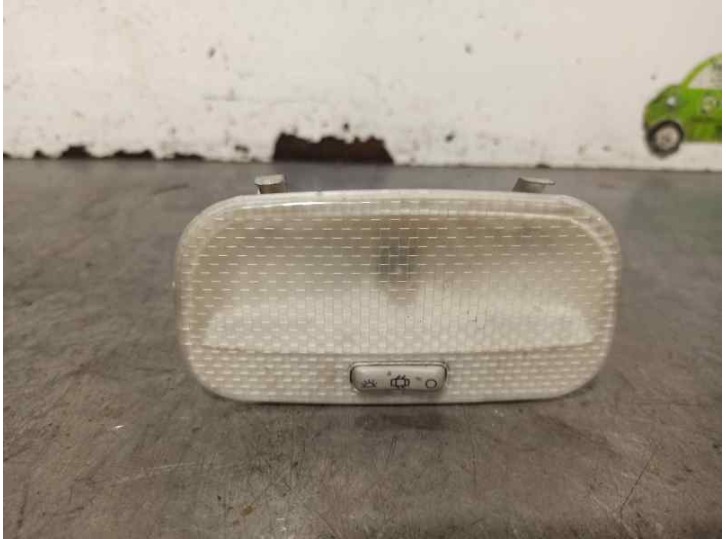 Recambio de luz interior para toyota proace 2.0 turbodiesel cat referencia OEM IAM 9680717080 