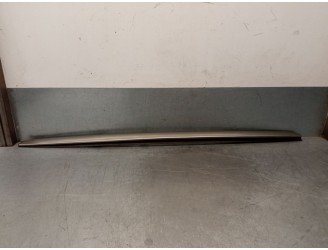 Recambio de molduras delanteras para citroën ds5 2.0 hdi 165 referencia OEM IAM 1607056580 