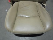 Recambio de asiento delantero izquierdo para cadillac srx v6 elegance referencia OEM IAM CUERO BEIGE 5 PUERTAS