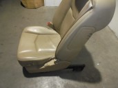 Recambio de asiento delantero izquierdo para cadillac srx v6 elegance referencia OEM IAM CUERO BEIGE 5 PUERTAS