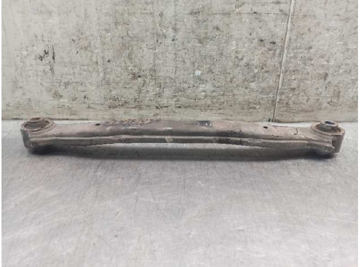 Recambio de brazo suspension superior trasero izquierdo para kia carens (un) 2.0 crdi referencia OEM IAM 551001D000  