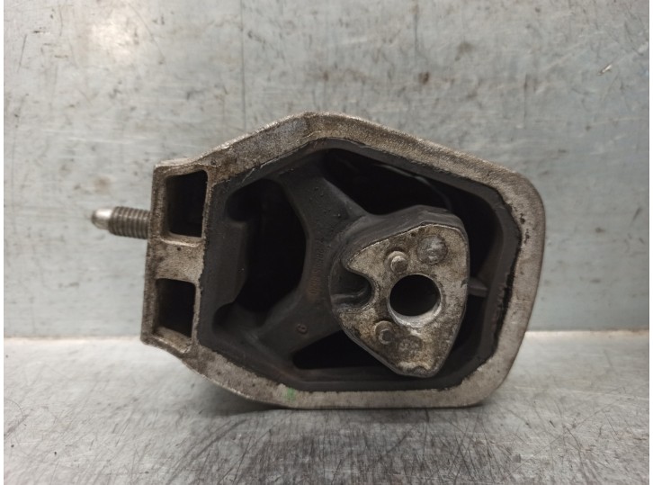 Replacement engine mount for Mercedes-Benz A-Class (W169) 2.0 CDI CAT OEM IAM reference A1692401317 