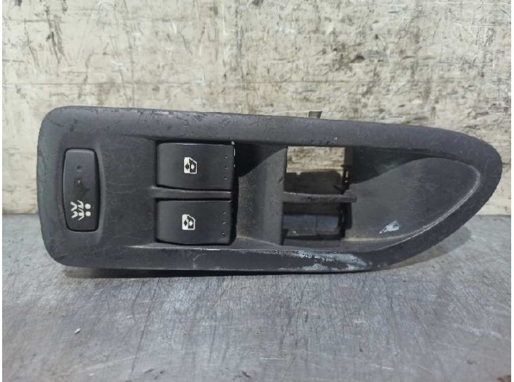 Replacement front left window regulator switch for Renault Vel Satis (BJ0) 3.0 V6 dCi Turbodiesel CAT OEM IAM reference 2650
