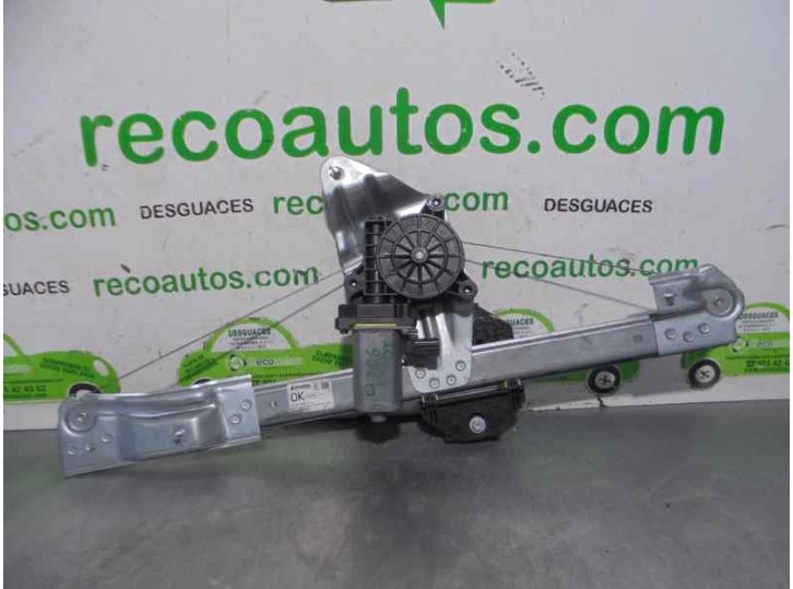 Replacement front left window regulator for Dacia Sandero II 1.5 dCi Diesel OEM IAM reference 807213282R 2 PINS 5 DOORS