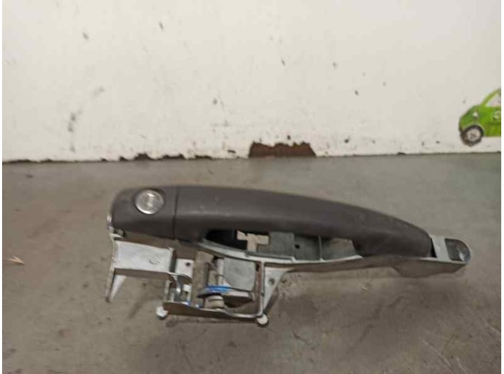 Recambio de maneta exterior delantera izquierda para toyota proace 2.0 turbodiesel cat referencia OEM IAM 9680656680  