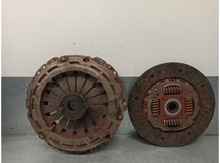 Replacement clutch kit for Citroën Jumper closed box from '02 2.2 HDi CAT OEM IAM reference 2050V6 LUK