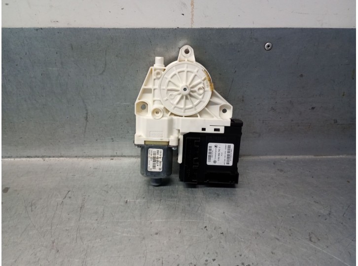 Recambio de motor elevalunas delantero derecho para volkswagen golf plus v (5m1, 521) 2.0 tdi 16v referencia OEM IAM 5M1837402F 