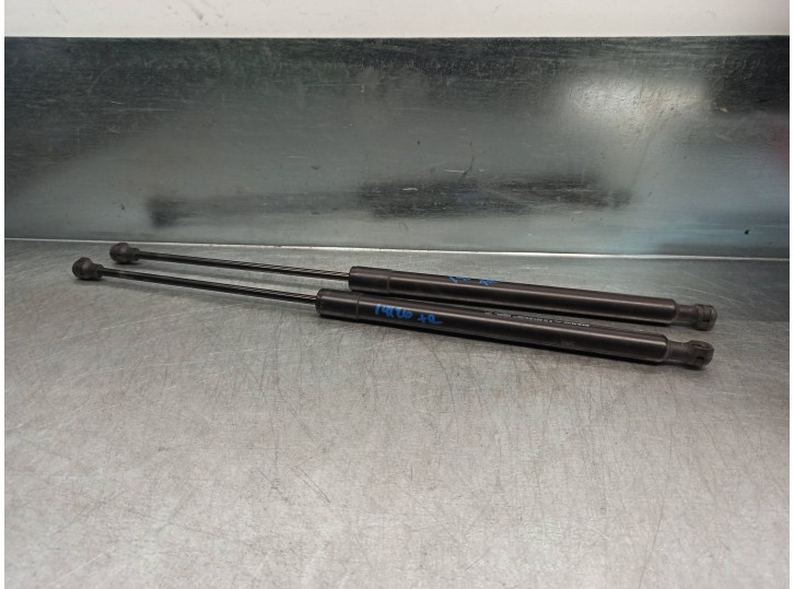 Replacement boot / tailgate struts for Dacia Lodgy 1.6 cat OEM IAM reference 904528093R 