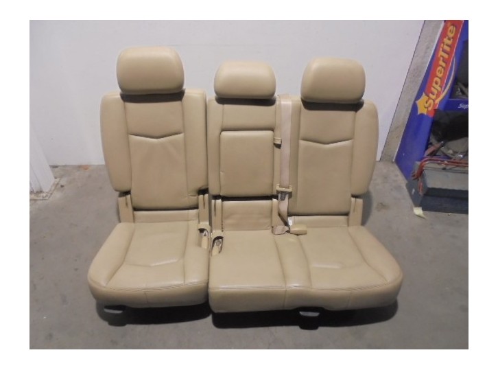 Recambio de asientos traseros para cadillac srx v6 elegance referencia OEM IAM 3ª FILA CUERO BEIGE 5 PUERTAS