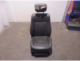 Recambio de asiento delantero derecho para ssangyong rodius xdi referencia OEM IAM 7400621052CCR CUERO GRIS 5 PUERTAS