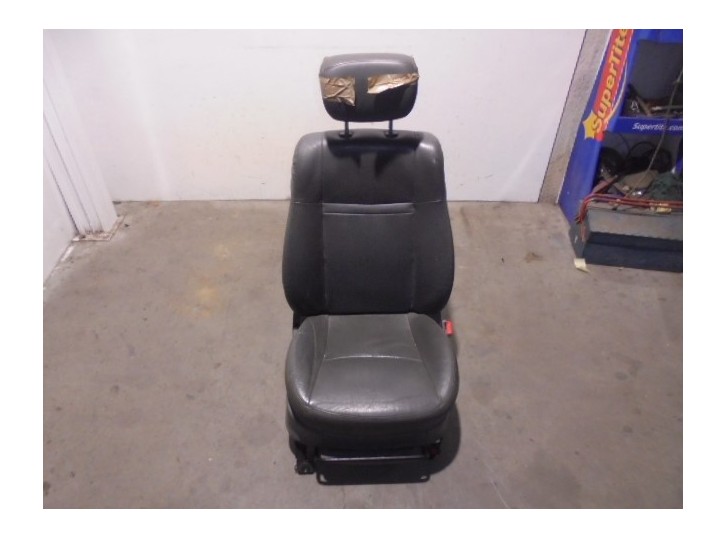 Recambio de asiento delantero derecho para ssangyong rodius xdi referencia OEM IAM 7400621052CCR CUERO GRIS 5 PUERTAS