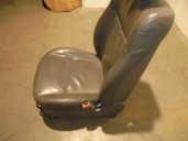 Recambio de asiento delantero derecho para ssangyong rodius xdi referencia OEM IAM 7400621052CCR CUERO GRIS 5 PUERTAS