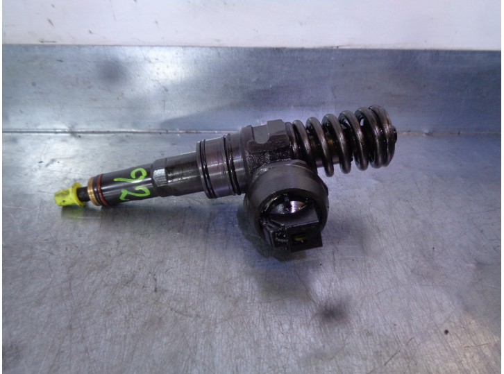 Recambio de inyector para volkswagen polo (9n3) 1.4 tdi referencia OEM IAM 036130073BN 0414720313 BOSCH