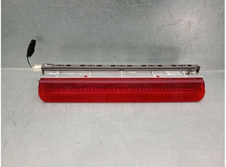 Recambio de luz central de freno para fiat 500 abarth 1.4 99kw referencia OEM IAM 735488690 735488690 