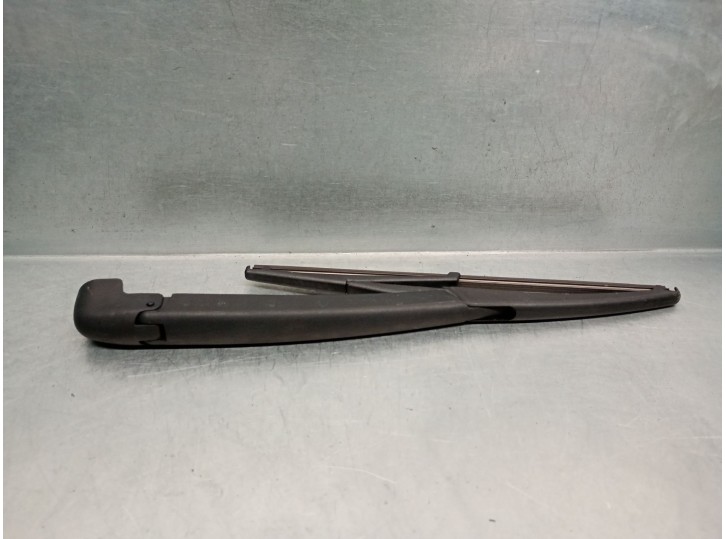 Recambio de brazo limpia trasero para fiat 500 abarth 1.4 99kw referencia OEM IAM 51787577 51787577 