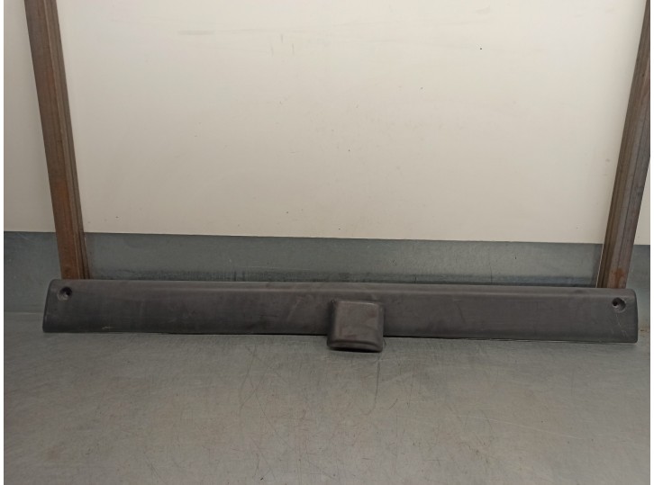 Recambio de molduras traseras para opel movano 1.9 cdti cat (f9q-772) referencia OEM IAM 7701692582  