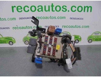 Replacement relay / fuse box for Nissan Primera saloon (P12) 2.2 16V turbodiesel cat OEM IAM reference 24350AV700 