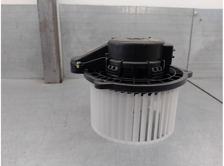 Recambio de motor calefaccion para hyundai bayon referencia OEM IAM EB1D1KUGAA02  