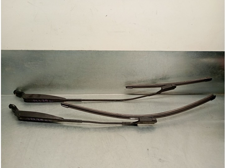 Recambio de brazo limpia delantero derecho para fiat 500 abarth 1.4 99kw referencia OEM IAM 735453761 735453761 