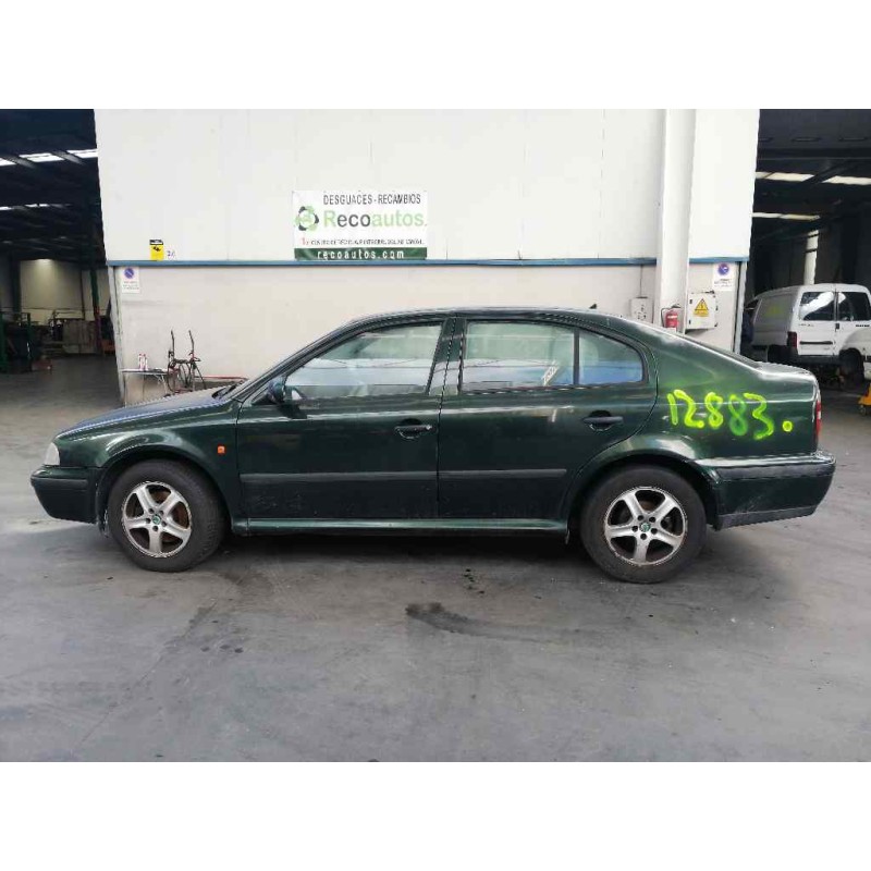 skoda octavia berlina (1u2) del año 2000