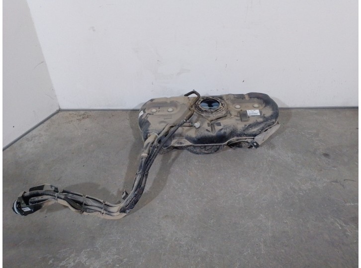 Recambio de deposito combustible para hyundai bayon referencia OEM IAM 31150Q0000 31161Q000 CESTA 24