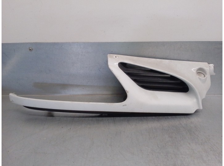 Recambio de rejilla delantera para renault megane i berlina hatchback (ba0) 2.0 cat referencia OEM IAM 7700834201 