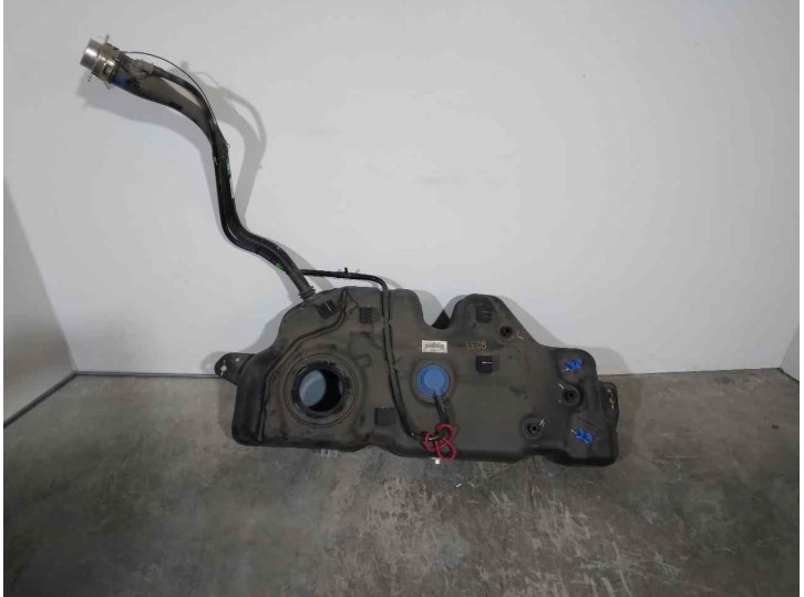 Recambio de deposito combustible para renault arkana referencia OEM IAM 172036305R 