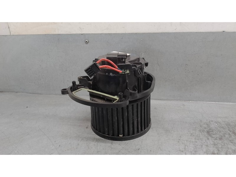 Recambio de motor calefaccion para renault megane iv berlina 5p 1.2 tce energy referencia OEM IAM T69963A  