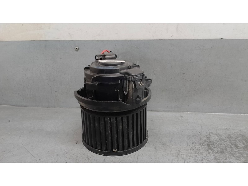 Recambio de motor calefaccion para renault megane iv berlina 5p 1.2 tce energy referencia OEM IAM T69963A  
