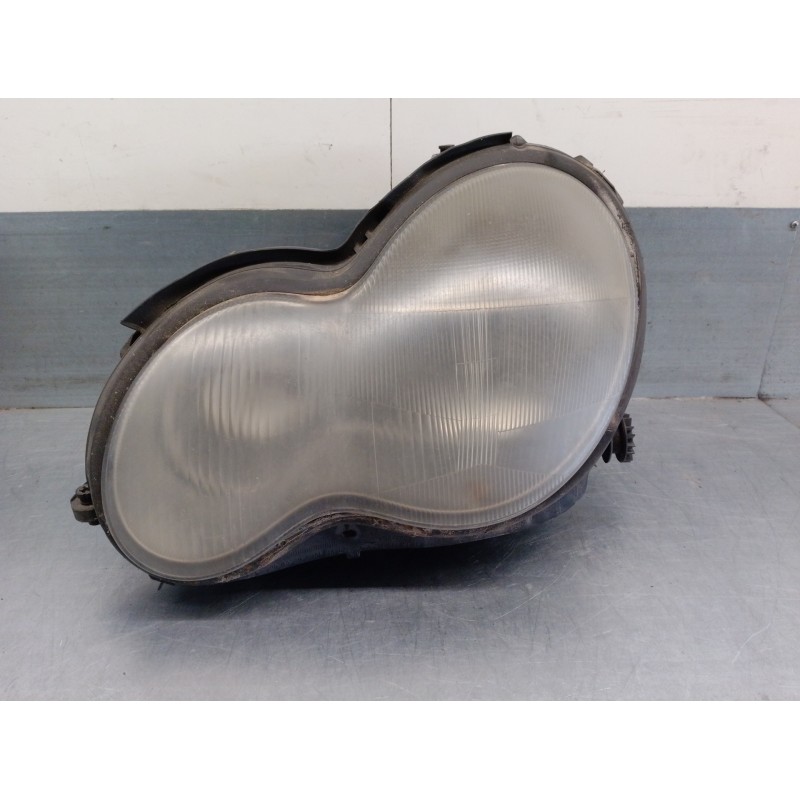 Recambio de faro izquierdo para mercedes-benz clase c (w203) berlina 2.2 cdi cat referencia OEM IAM A2038201161  