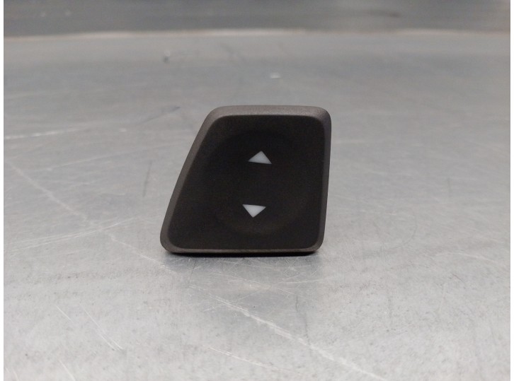 Recambio de mando elevalunas delantero derecho para fiat 500 (312_) 1.2 lpg (312axa1a) referencia OEM IAM 30506  