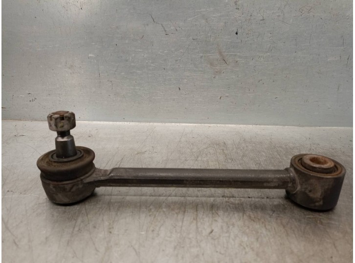 Recambio de brazo suspension superior trasero izquierdo para hyundai i30 1.4 cat referencia OEM IAM 552502H000 