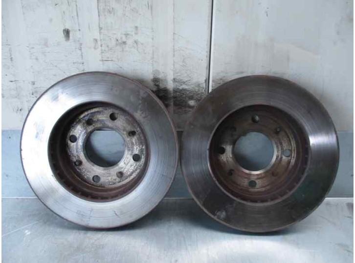 Replacement front brake disc for Mitsubishi Space Star (DG0) 1.3 CAT OEM IAM reference 