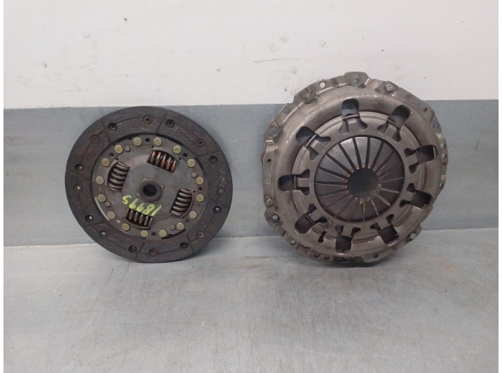 Replacement clutch kit for Fiat 500 (312_) 1.2 LPG (312AXA1A) OEM IAM reference 320037510 120046910 LUK