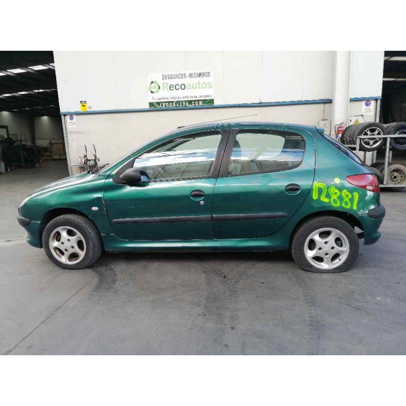 peugeot 206 berlina del año 2000