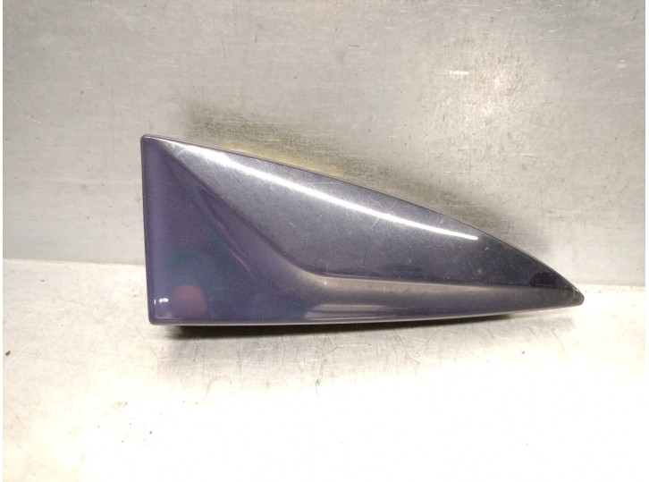 Recambio de molduras traseras para renault clio iv (bh_) 1.5 dci 75 referencia OEM IAM 960328466R 960328466R 