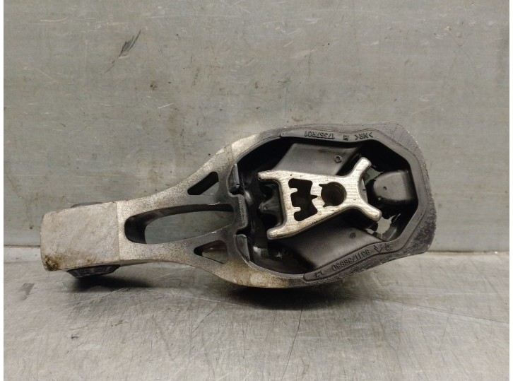 Replacement engine mount for Citroën Jumpy III Van (V_) 1.6 BlueHDi 115 OEM IAM reference 9811786680 9811786680 
