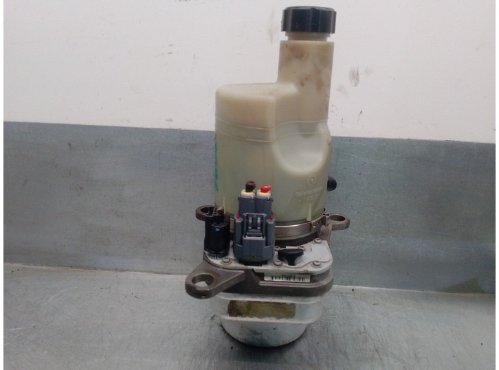 Recambio de bomba direccion para volvo s40 berlina 2.0 diesel cat referencia OEM IAM 5N513K514CC 1040085018094 FOMOCO