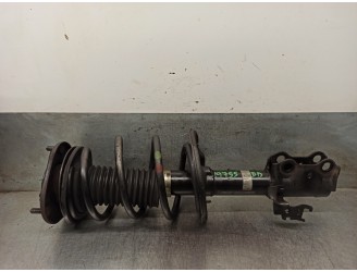 Replacement front right shock absorber for Toyota Auris 2.0 D-4D CAT OEM IAM reference 4851002401 KYB