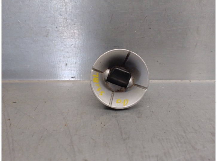 Recambio de mando elevalunas delantero derecho para mg mg zr (f/rf) 105 referencia OEM IAM YUF101960  