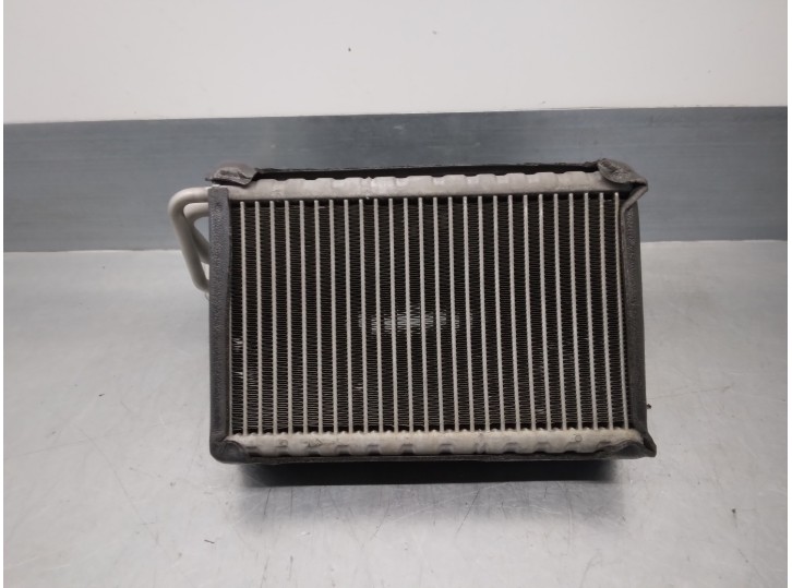Recambio de evaporador aire acondicionado para chrysler grand voyager lx referencia OEM IAM U6984002 
