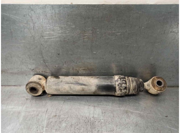 Recambio de amortiguador trasero izquierdo para peugeot 205 berlina 1.1 mito referencia OEM IAM 975138398020326  