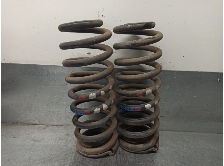 Replacement suspension spring for Saab 9000 CD 2.0 cat OEM IAM reference 