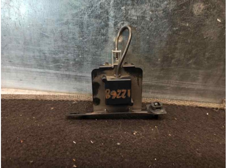 Recambio de antena para volvo xc70 2.4 diesel cat referencia OEM IAM 9459451 